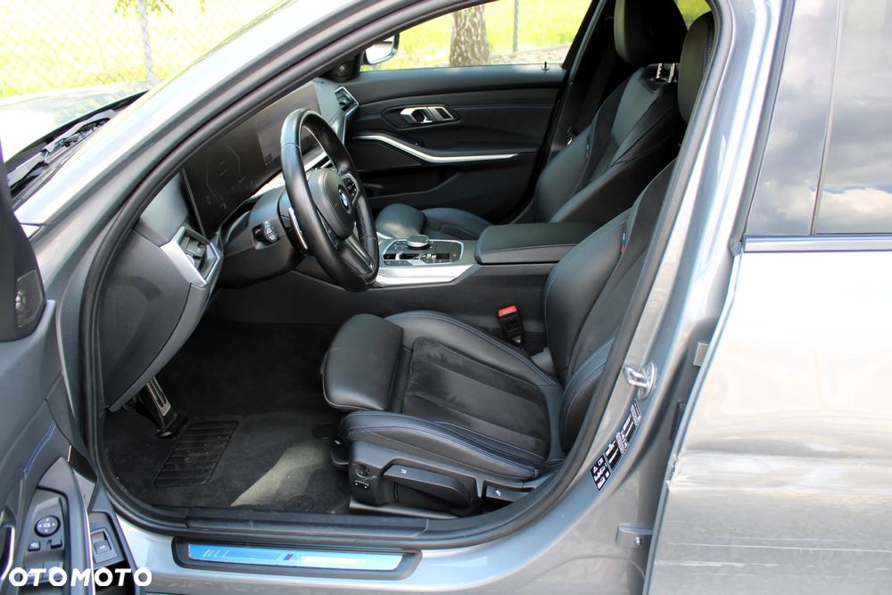 BMW Seria 3 330i xDrive M Sport sport - 19