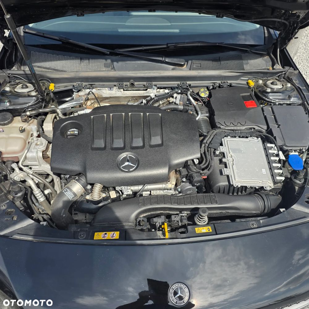 Mercedes-Benz CLA - 32