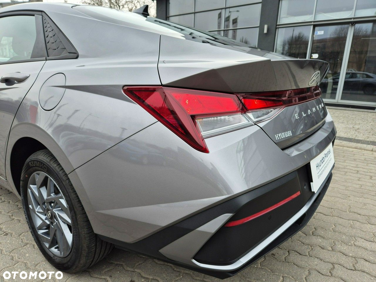 Hyundai Elantra - 10