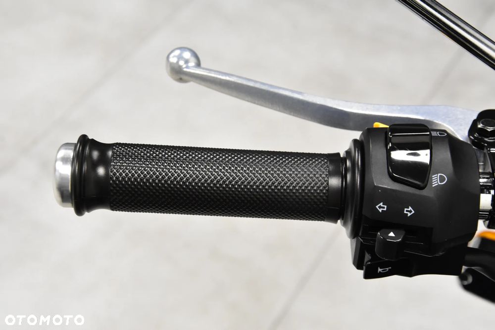 Royal Enfield Interceptor - 23