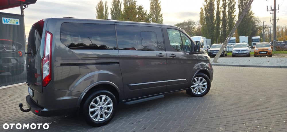 Ford Tourneo Custom - 16