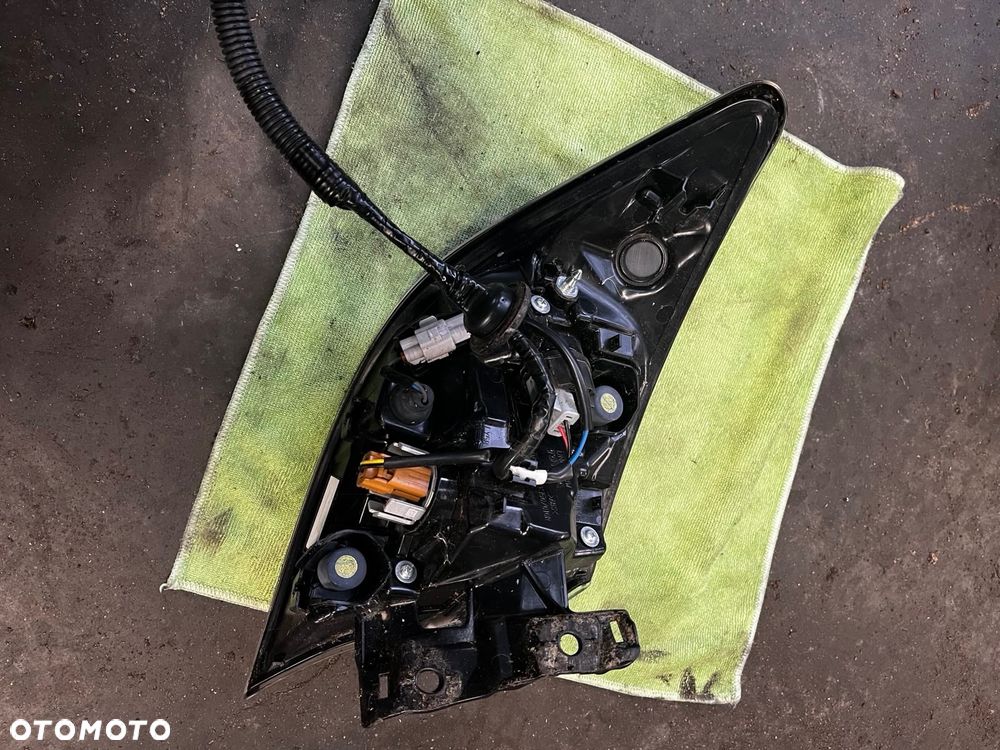 Lampa tył prawa Toyota Corolla E21 HB - 2