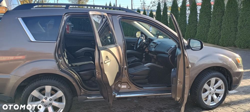 Mitsubishi Outlander 2.2 DID Intense EU5 - 6