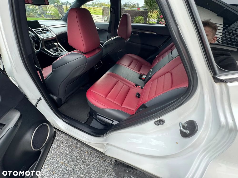 Lexus NX 300h E-FOUR F SPORT - 32