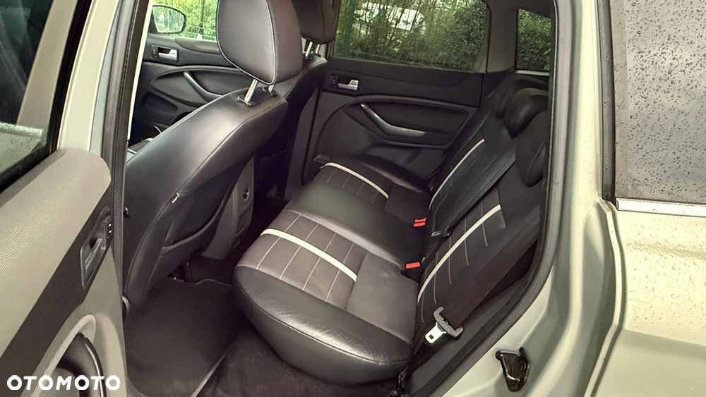 Ford Kuga 2.0 TDCi 4x4 Titanium - 13
