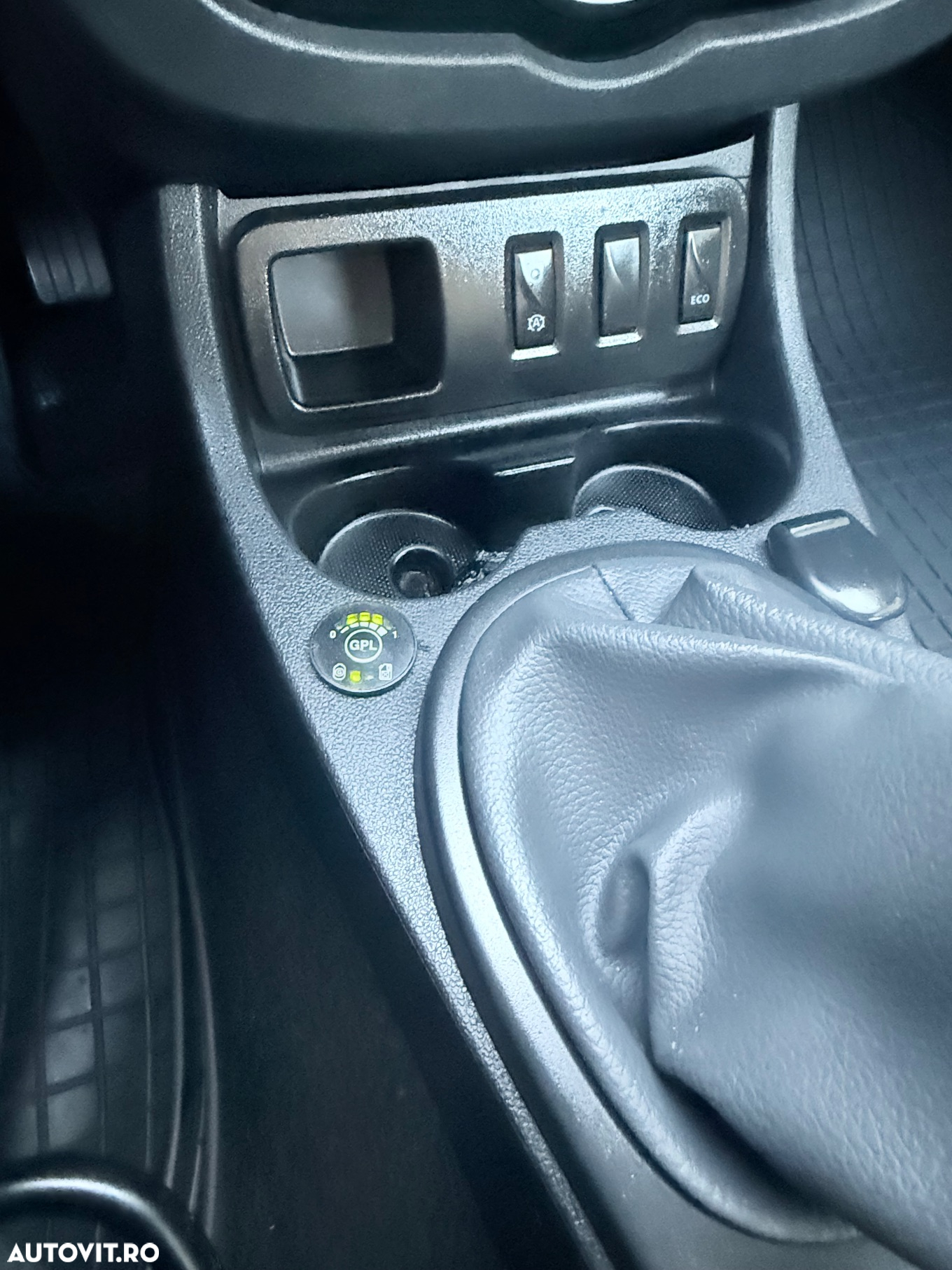 Dacia Duster 1.6 SCe Prestige jante 16" - 11