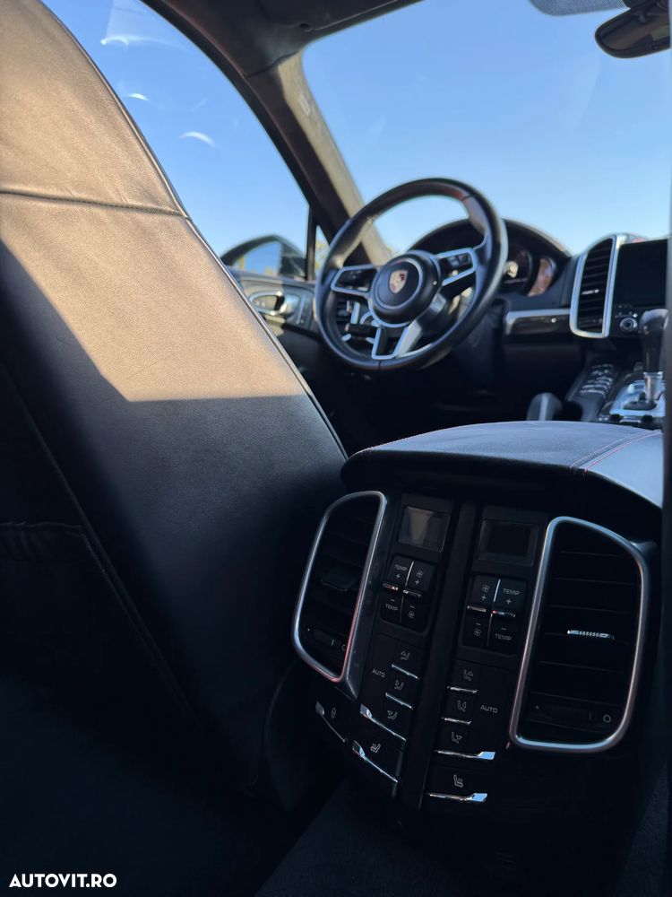 Porsche Cayenne 3.6 L GTS - 32