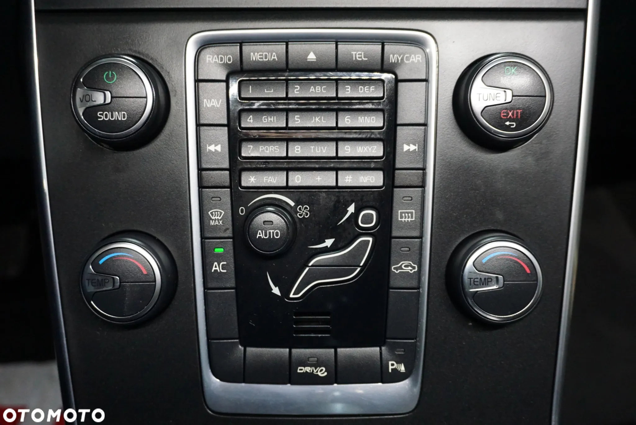 Volvo V60 D3 Momentum - 31