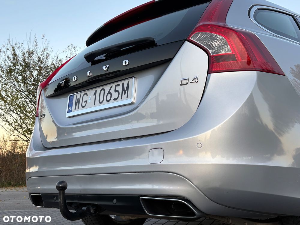 Volvo V60 D4 Geartronic Momentum - 15