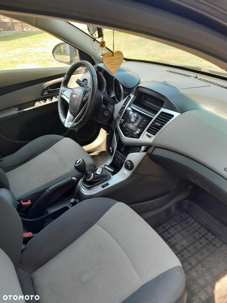 Chevrolet Cruze 1.6 - 6