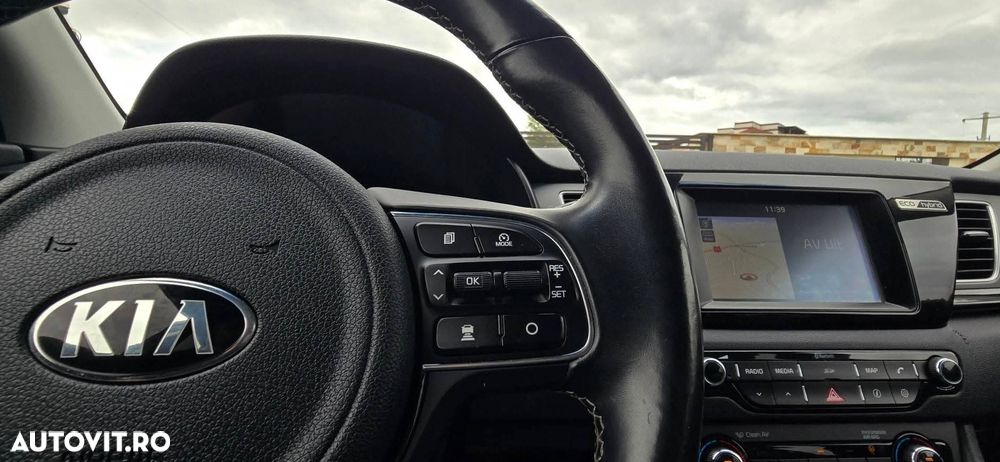 Kia Niro 1.6 GDI 2WD Aut. Vision - 27