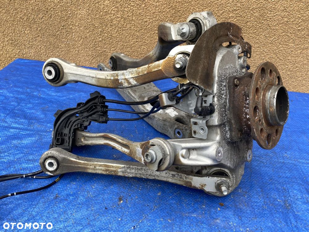 MERCEDES E W213 63AMG ZWROTNICA LEWY TYŁ KOMPLETNE WAHACZ PIASTA - 7