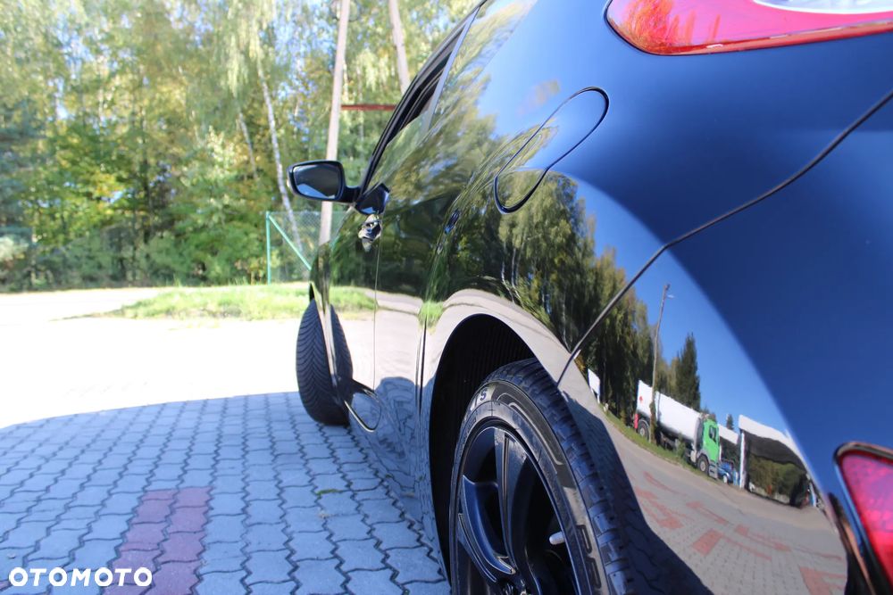 Hyundai Veloster 1.6 Premium - 16