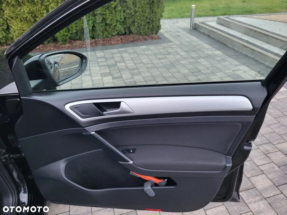 Volkswagen Golf 1.2 TSI BlueMotion Technology Cup - 16