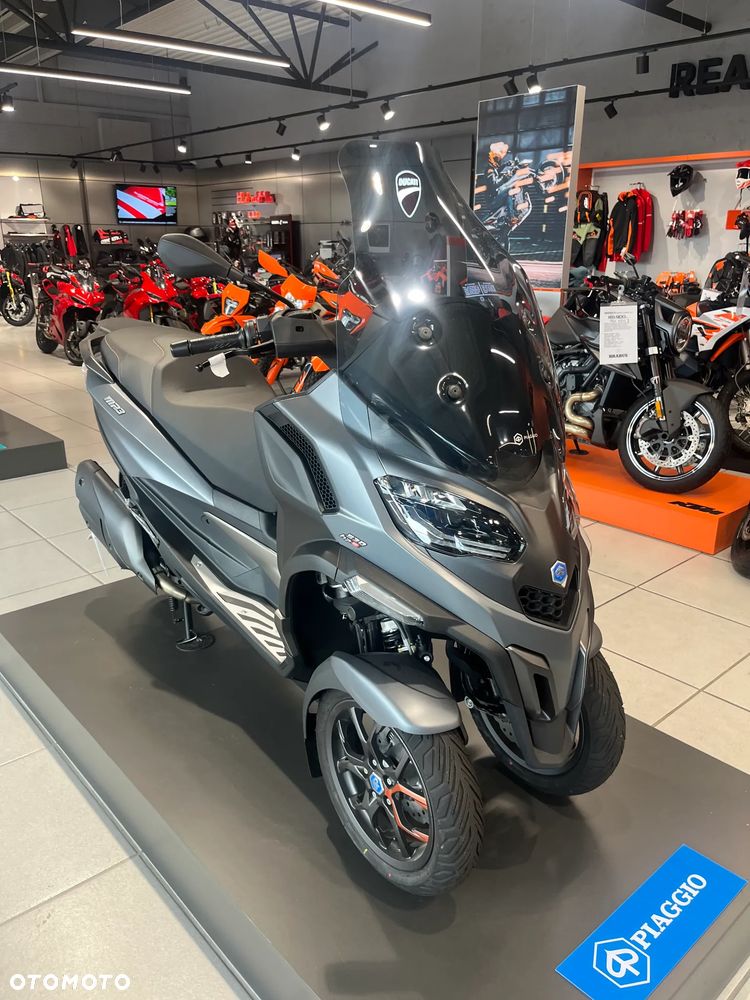 Piaggio MP-3 - 9