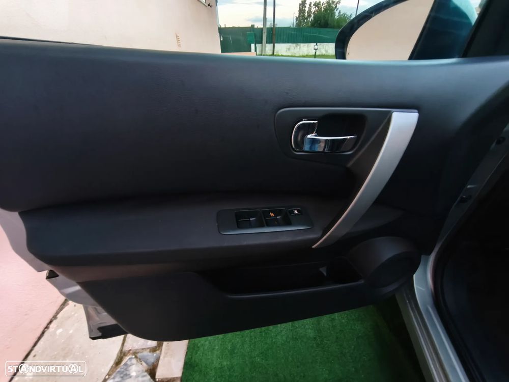 Nissan Qashqai 2.0 dCi Backstage NAVI FPD - 27