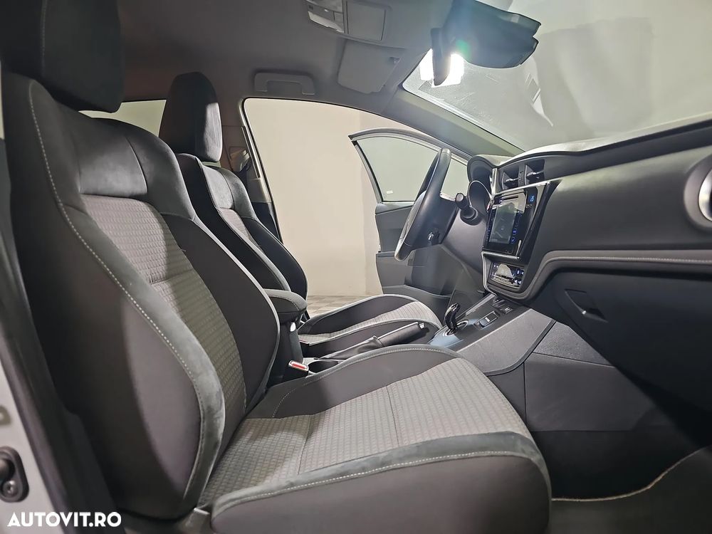 Toyota Auris - 13