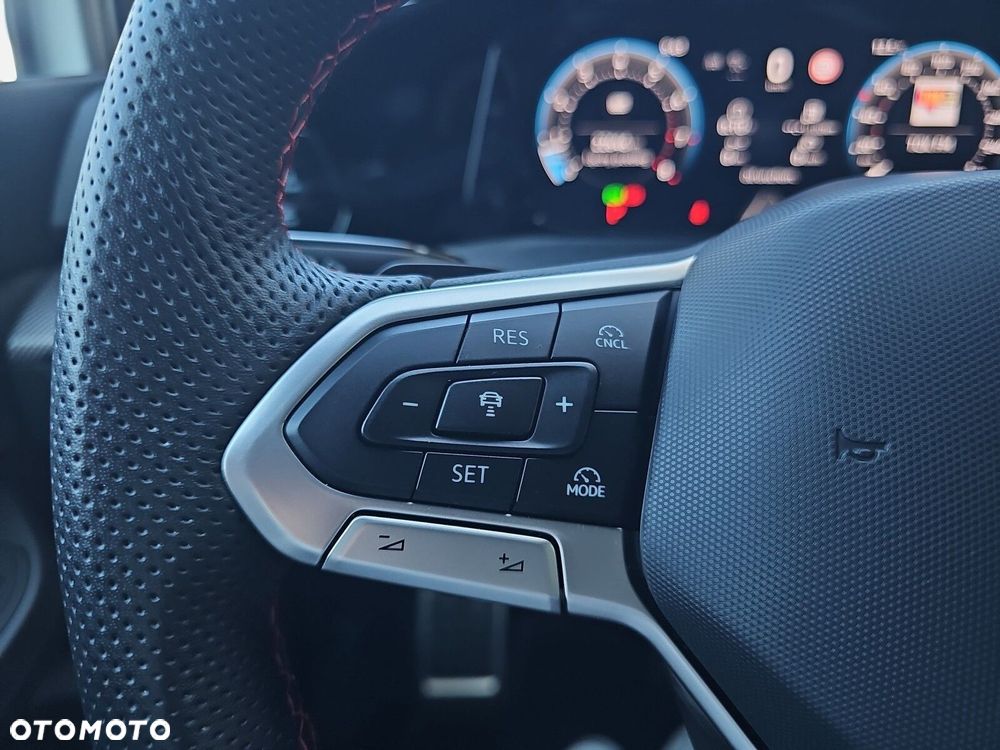 Volkswagen Golf - 25