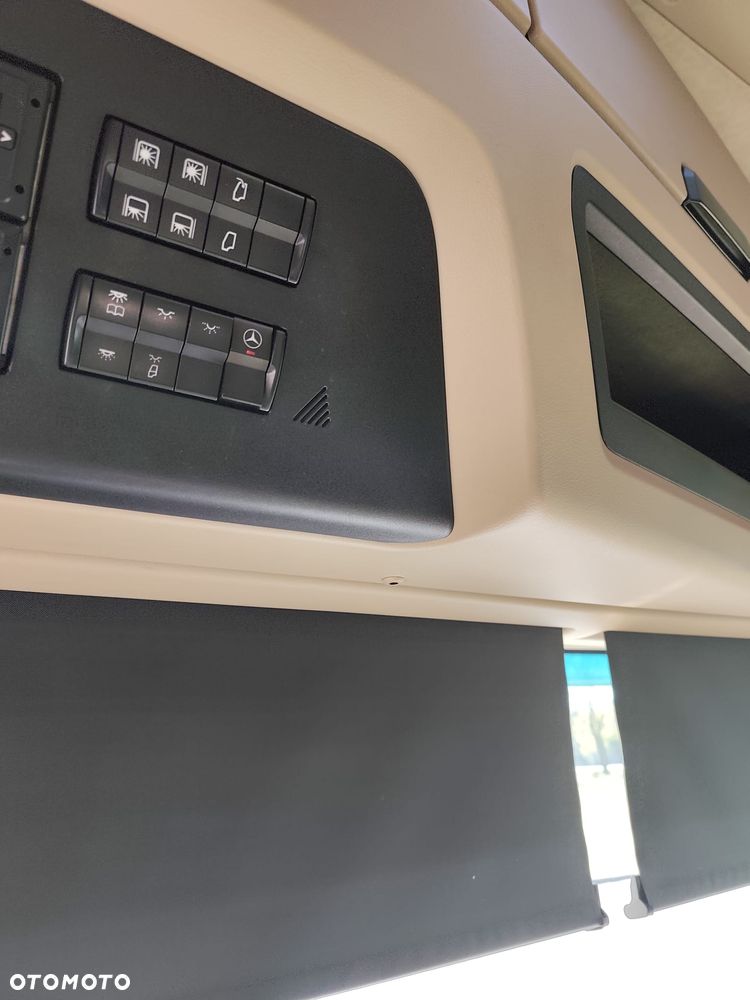 Mercedes-Benz ACTROS - 11