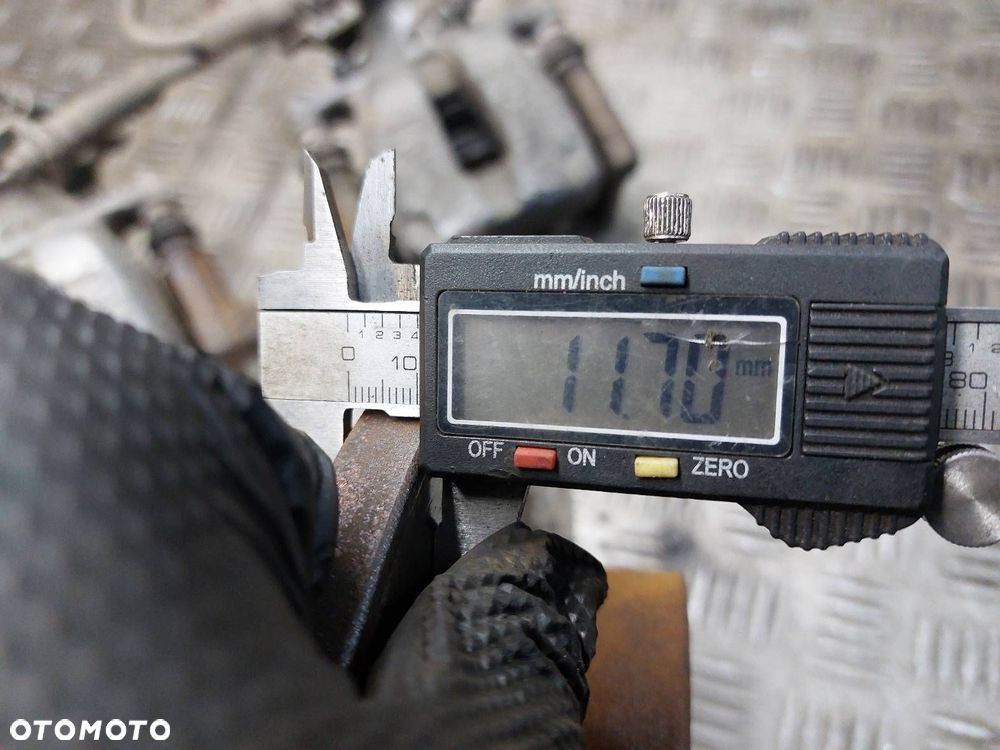 TARCZE HAMULCOWE TYŁ + KLOCKI + ZACISKI VOLKSWAGEN JETTA V - 5