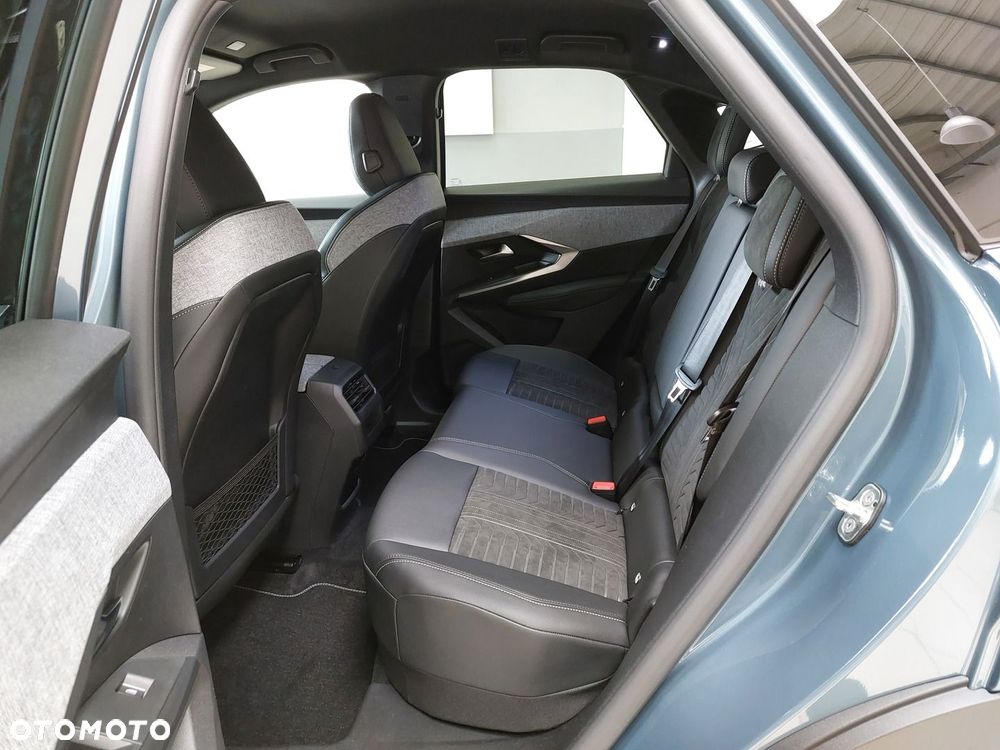 Peugeot 3008 1.2 PureTech mHEV GT S&S e-DCS6 - 11