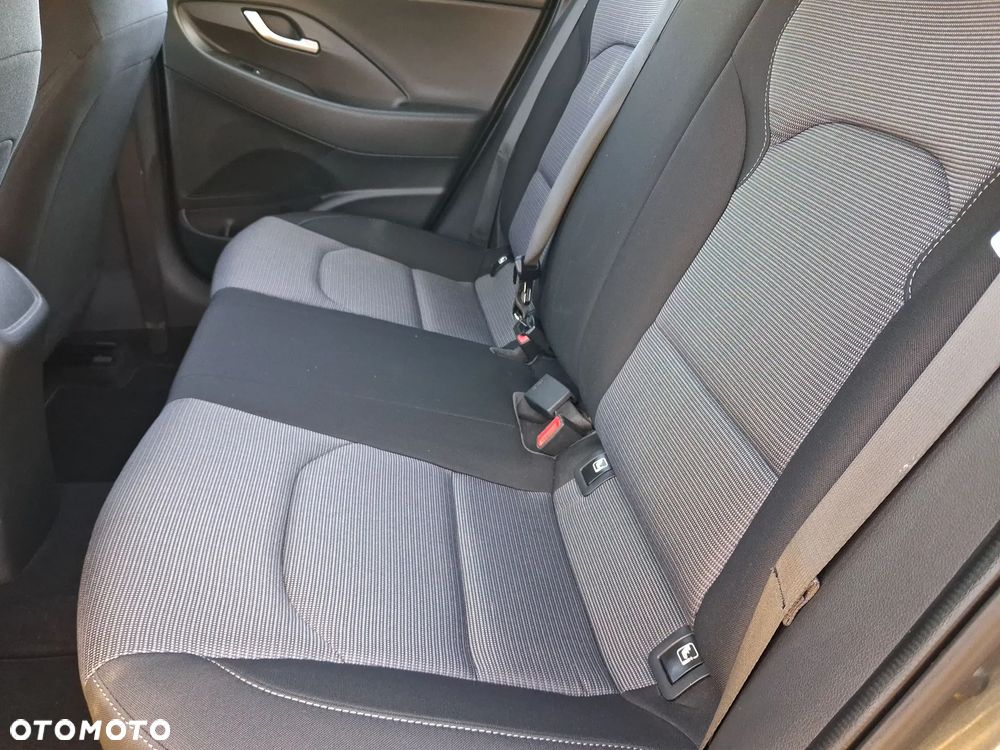 Hyundai i30 1.5 DPI Classic + - 9