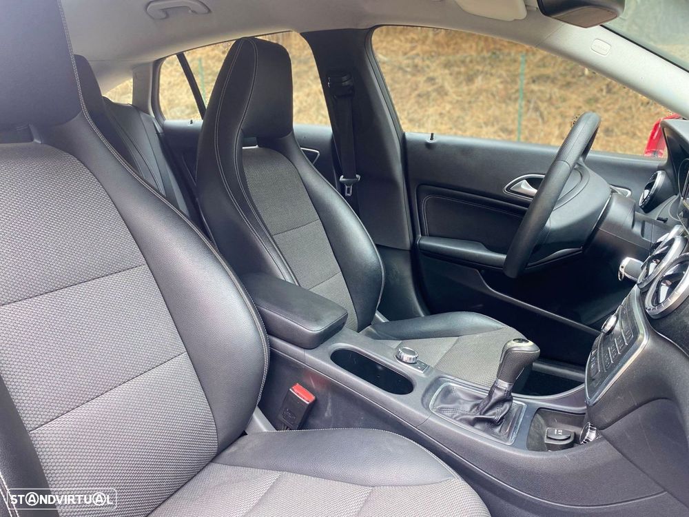 Mercedes-Benz CLA 200 d Shooting Brake Urban - 21