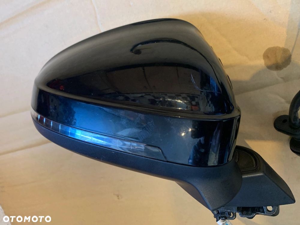 LUSTERKO PRAWE AUDI A4 B9 AVANT EUROPA 15 PIN FOTOCHROM ASYSTENT - 1