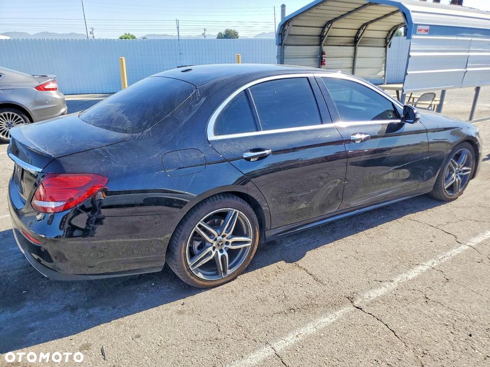 Mercedes-Benz Klasa E - 4