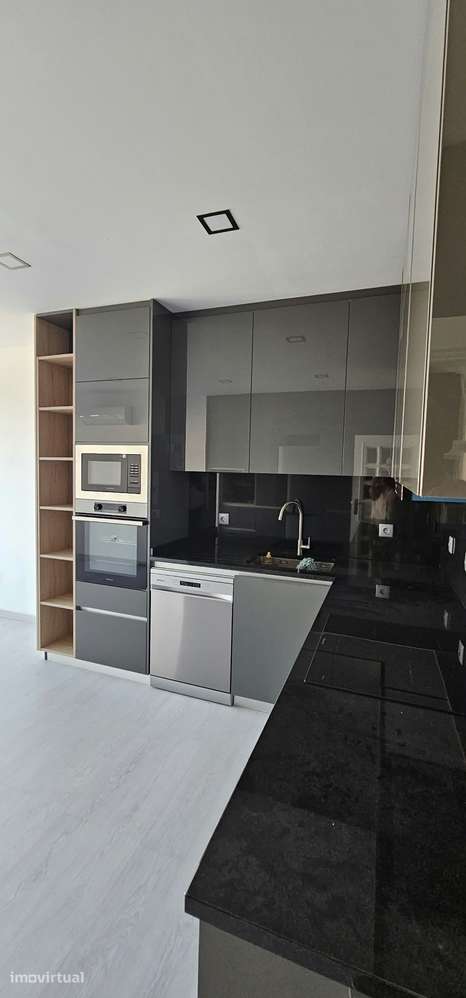 Excelente Apartamento T3 Renovado com Garagem – Vila Nova de Foz Côa - Grande imagem: 4/24