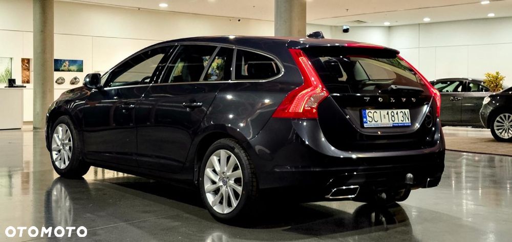 Volvo V60 T3 Summum - 4