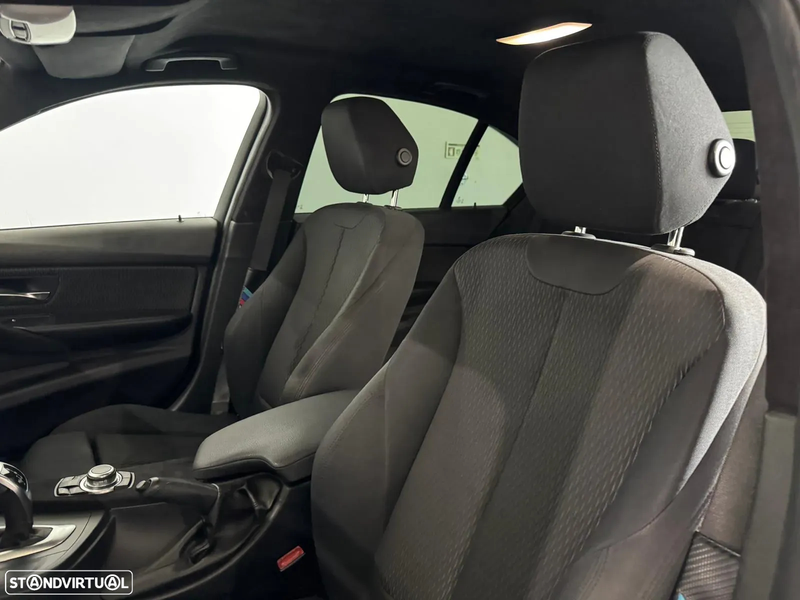 BMW 320 d EfficientDynamics Auto - 13