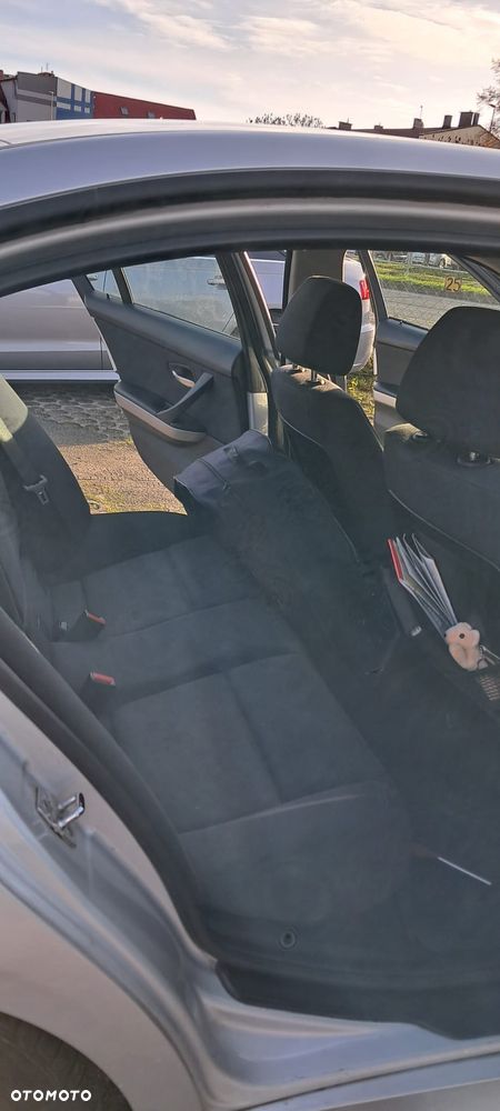 BMW Seria 3 318i - 12