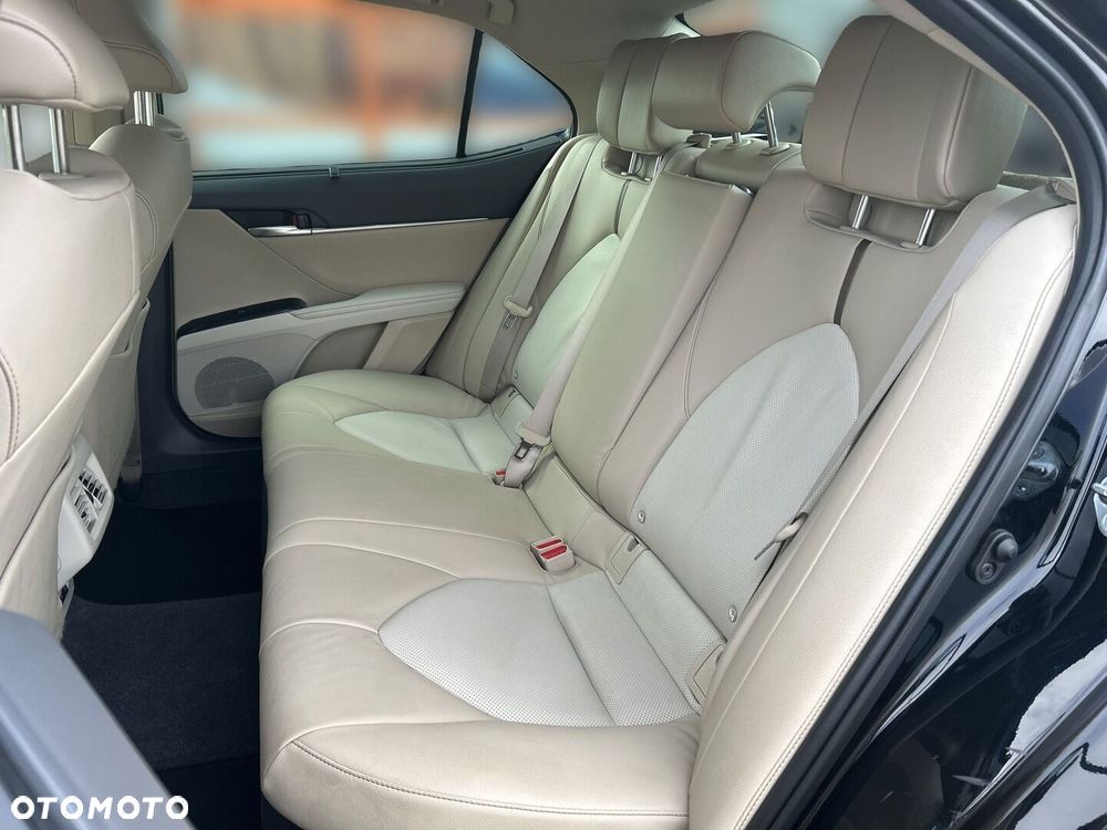 Toyota Camry 2.5 Hybrid Executive CVT - 14