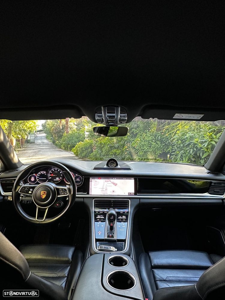 Porsche Panamera 4 E-Hybrid Edition 10 Anos - 23