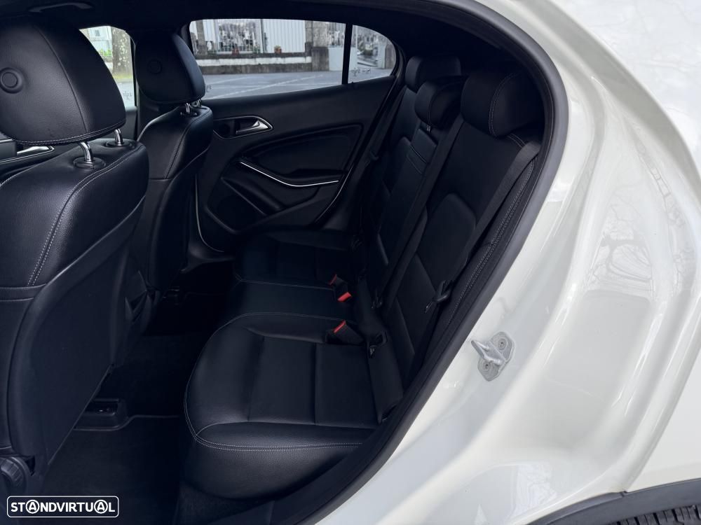 Mercedes-Benz GLA 180 d 7G-DCT Urban - 22