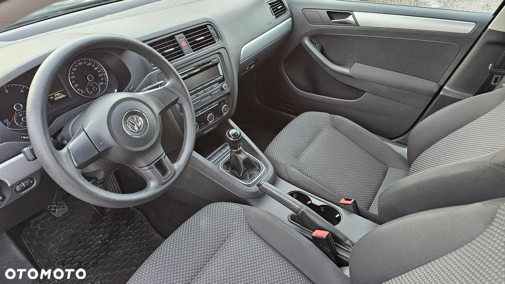 Volkswagen Jetta 1.6 TDI Comfortline - 14
