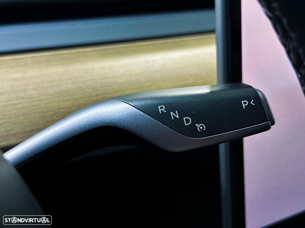 Tesla Model Y Standard - 44