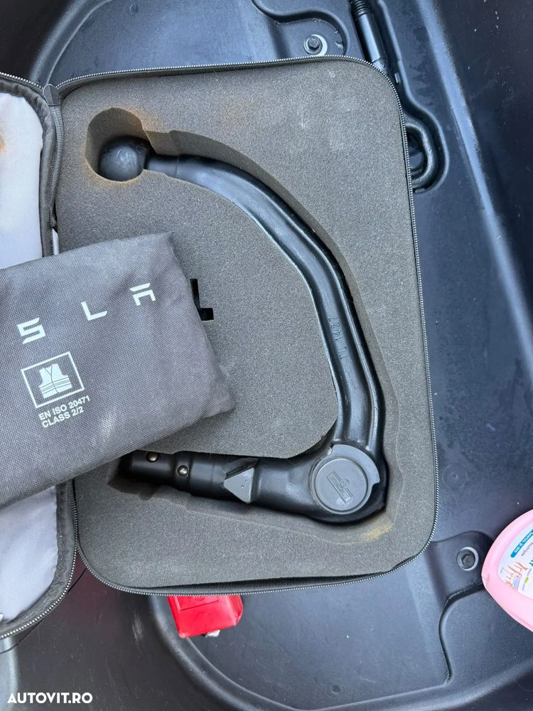 Tesla Model 3 - 18