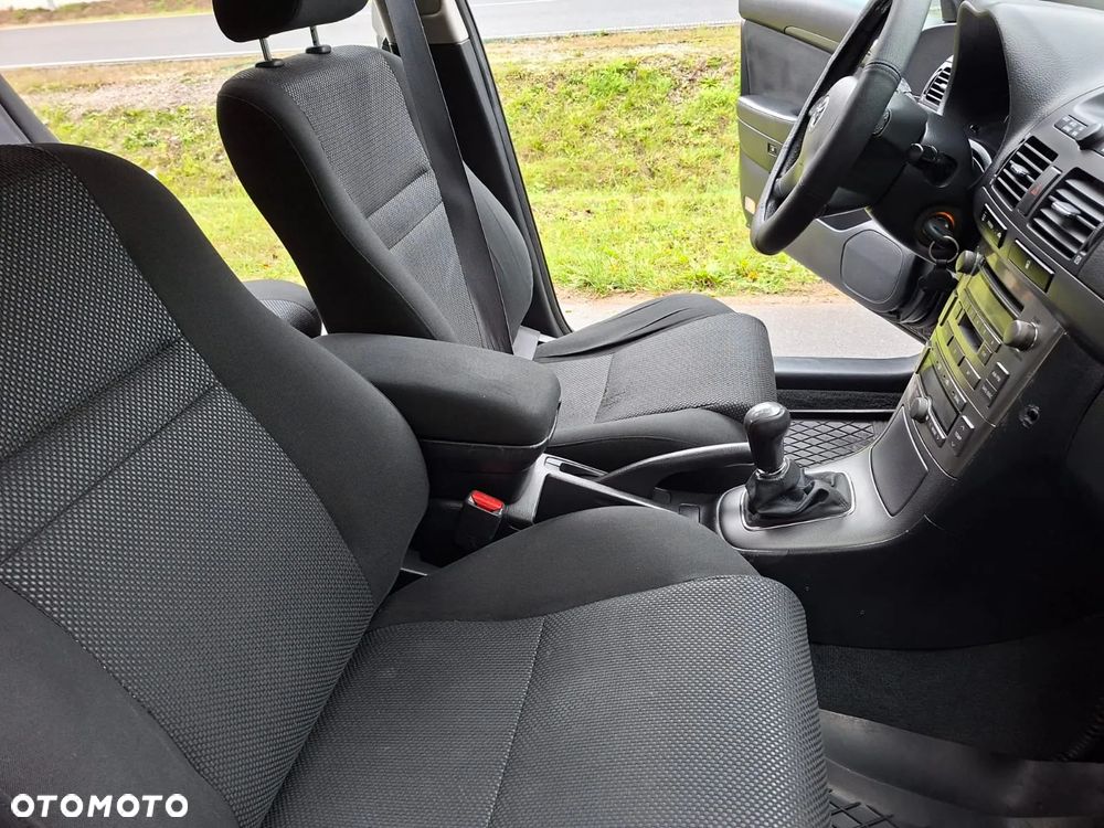 Toyota Avensis 2.0 D-4D Sol - 7