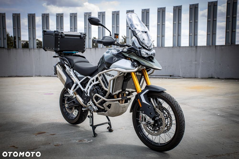 Triumph Tiger - 1