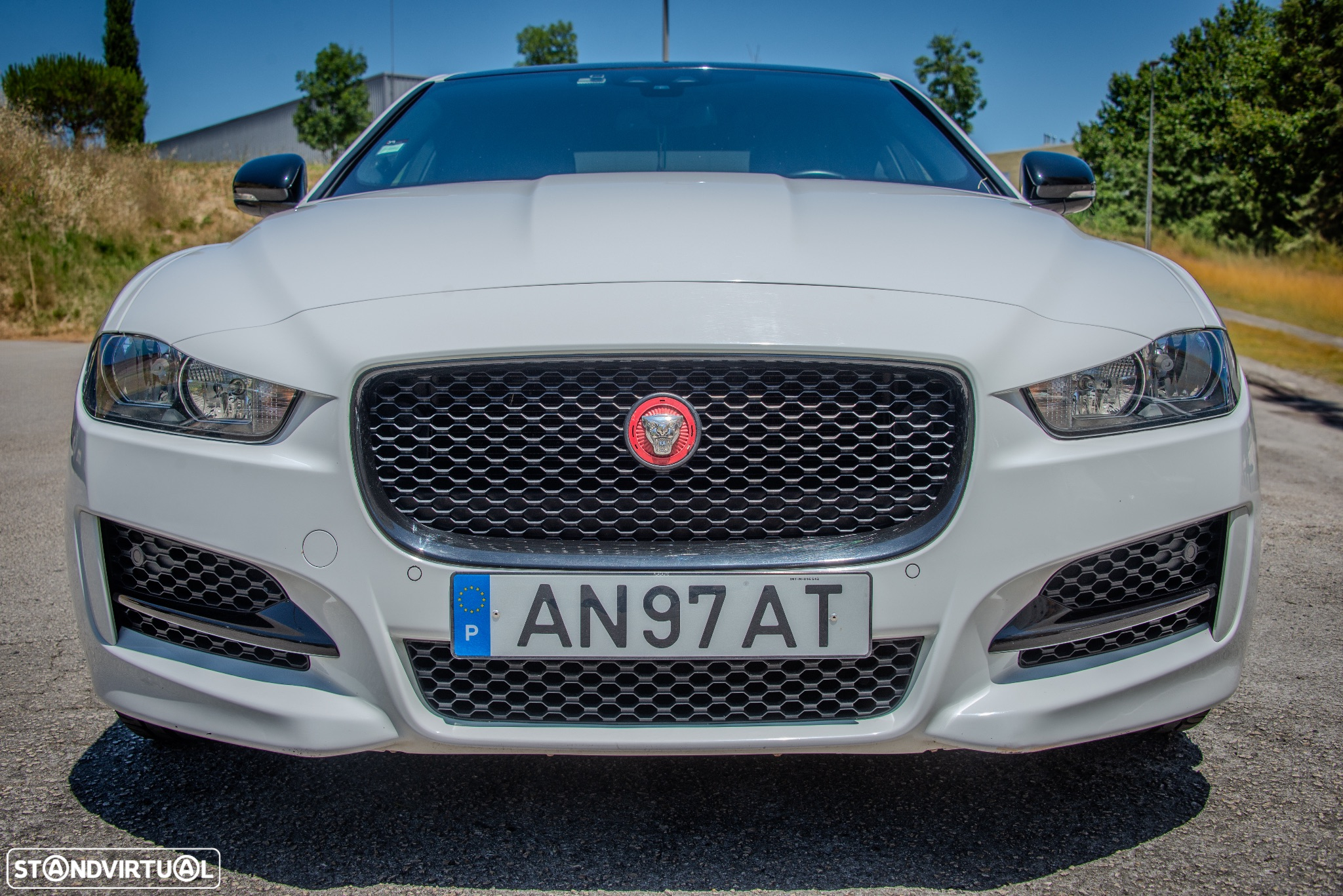 Jaguar XE 2.0 D R-Sport AWD Aut. - 14