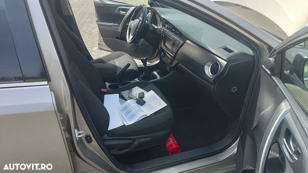 Toyota Auris 1.4 D-4D - 20