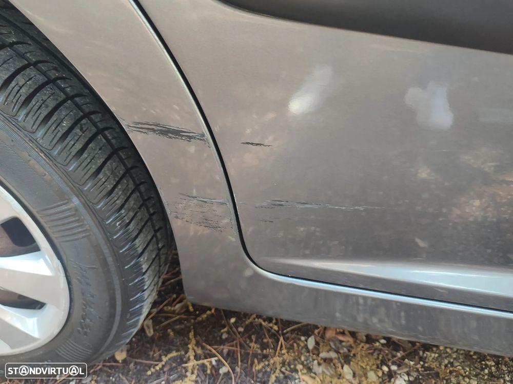 Peugeot 207 1.4 16V Active - 11