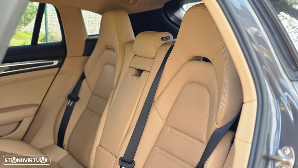 Porsche Panamera Sport Turismo 4 E-Hybrid Platinum Edition - 23
