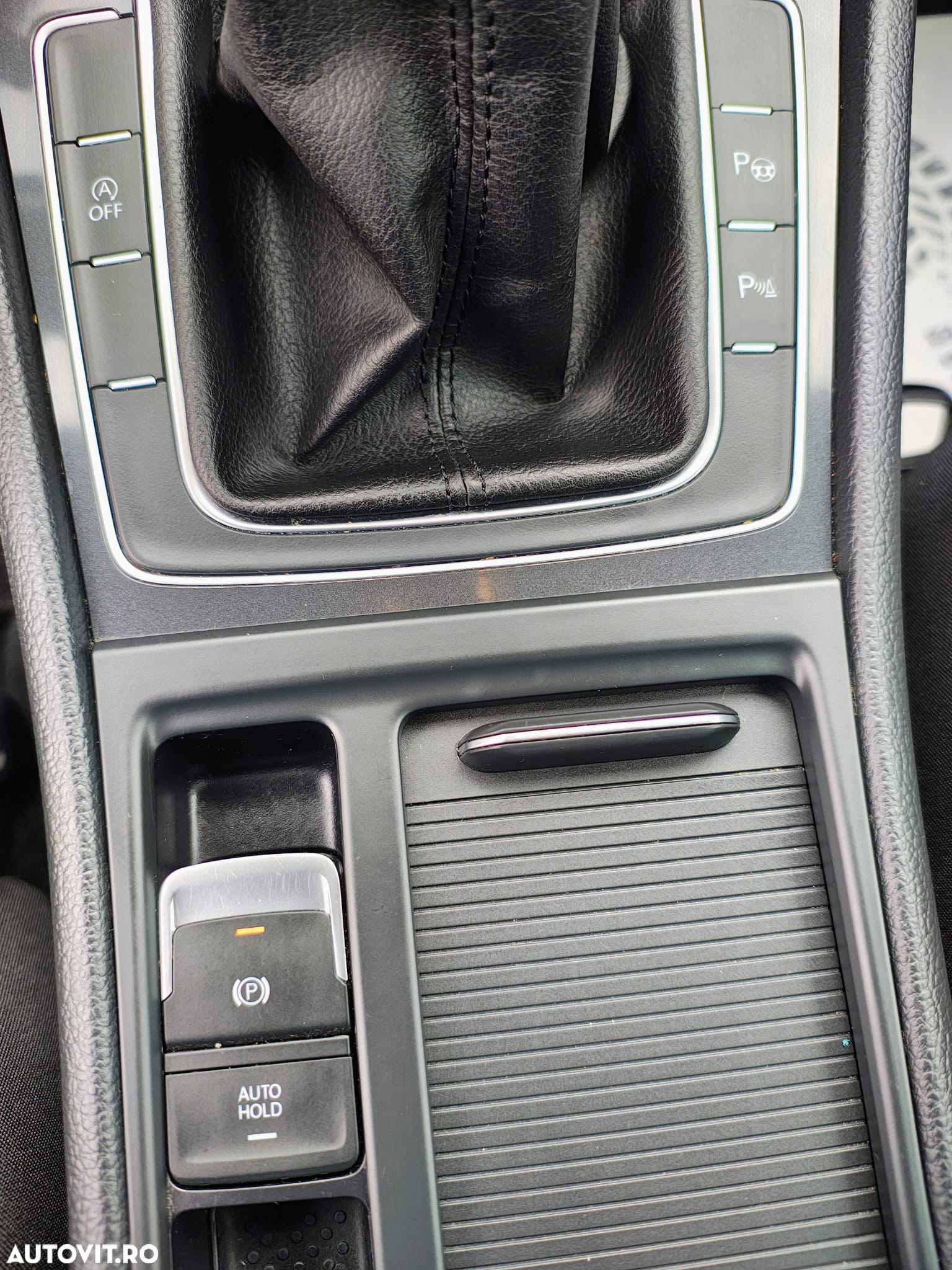 Volkswagen Golf 1.6 TDI Comfortline - 12