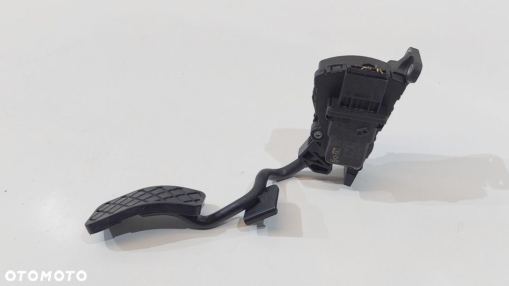 pedał potencjometr gazu vw passat b5 lift 1.9tdi 4f2721523 - 1