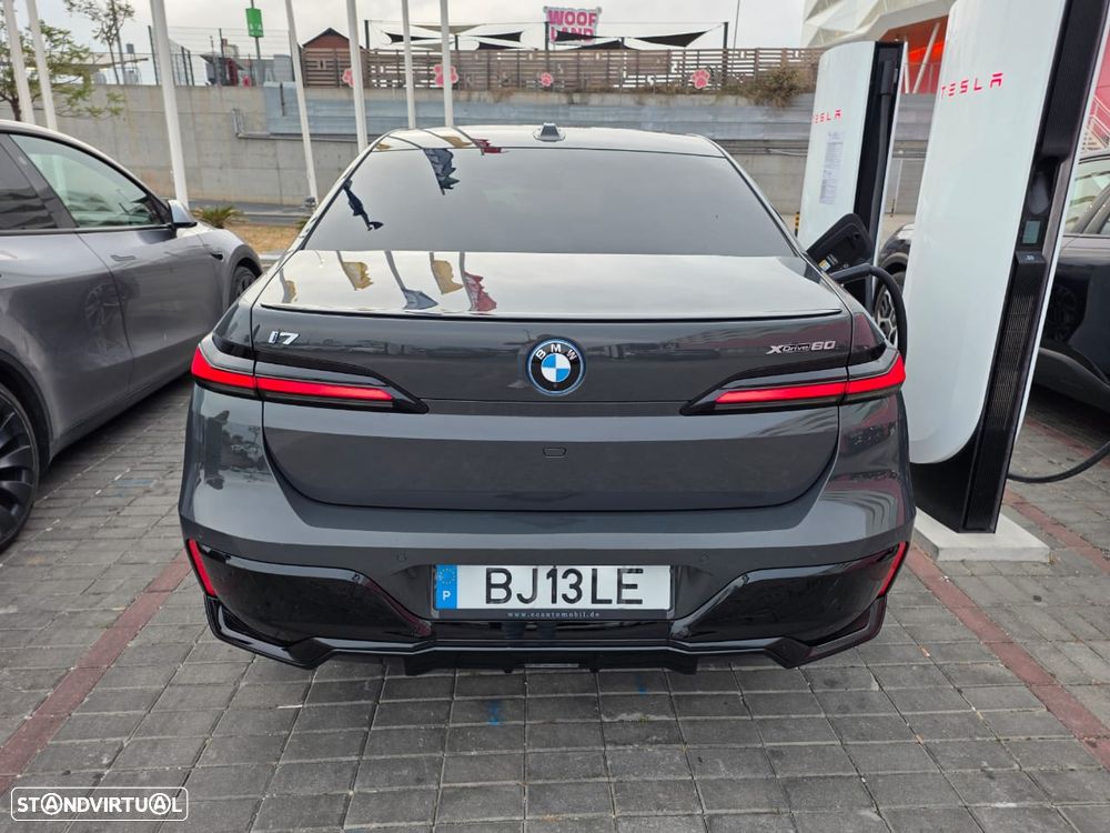 BMW i7 xDrive60 Pack Desportivo M Pro - 10