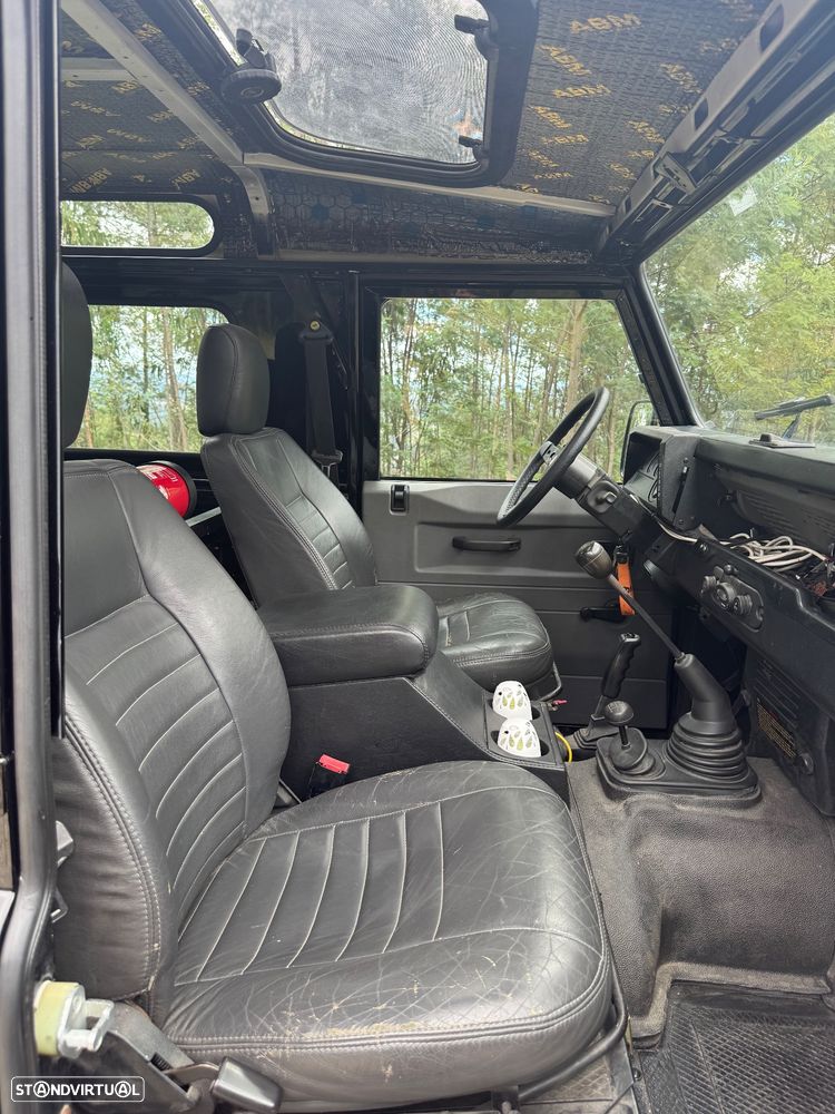 Land Rover Defender 90 2.5 TD5 Metal Top - 8