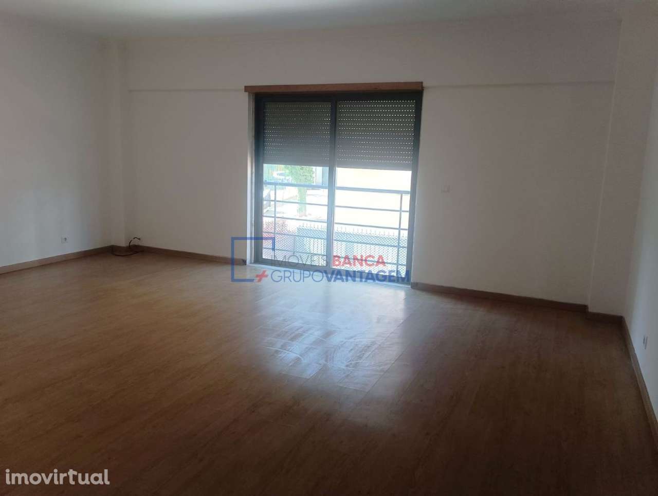 Apartamento T3 com parqueamentos Localizado na Amadora - Grande imagem: 5/30